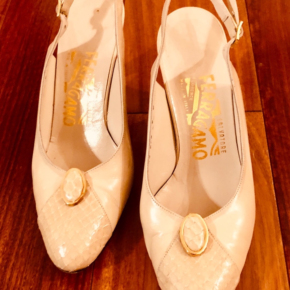 Salvatore Ferragamo Beige Sling Back Heels 5B
